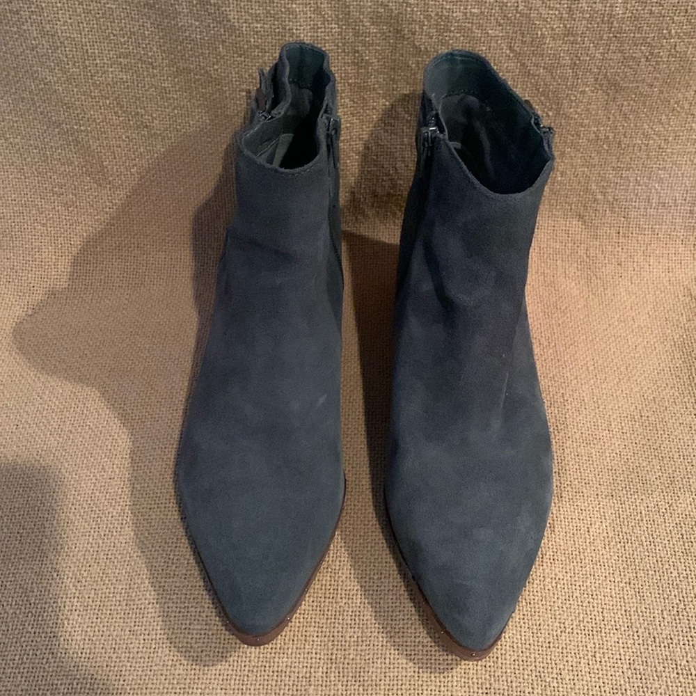 Bleecker and Bond “Georgia” bootie, 9.5M, genuine suede, dark gray